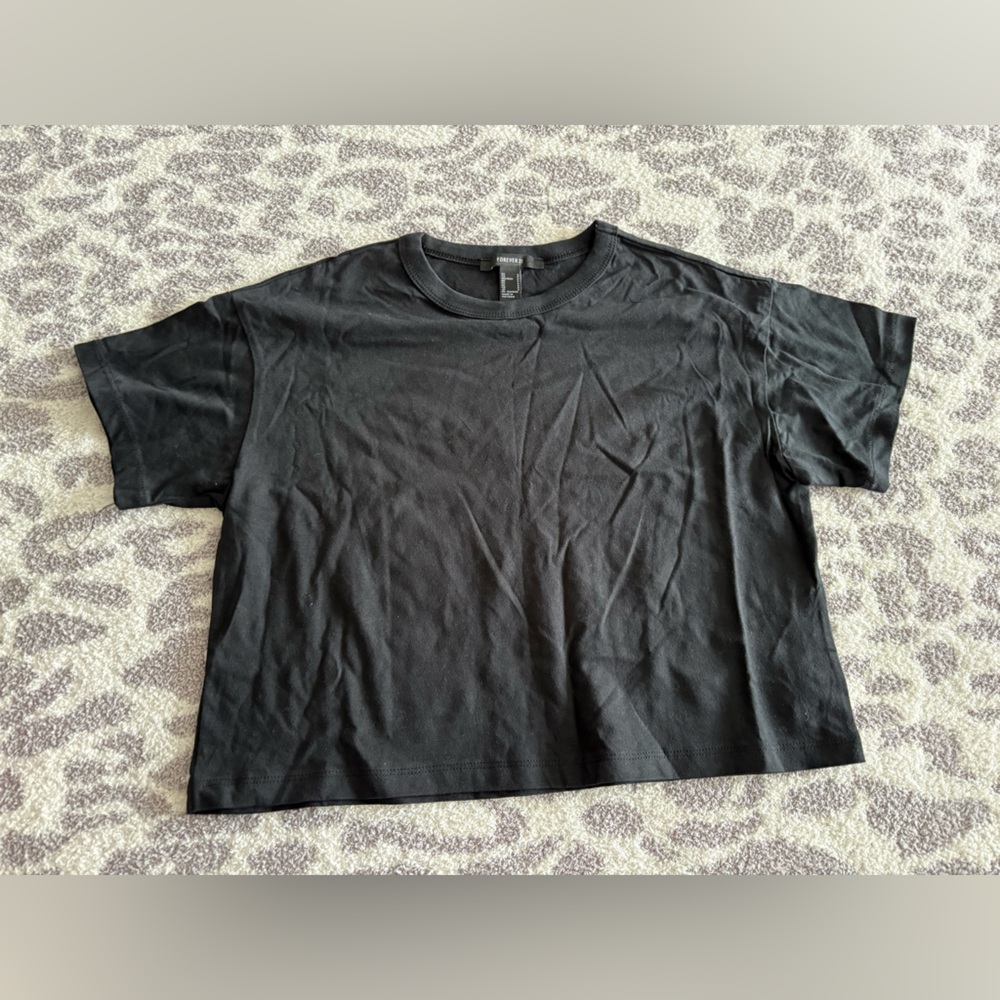 cropped crew tee